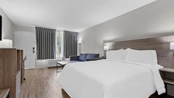 Suite, 1 Queen Bed, Non Smoking | Premium bedding, individually decorated, desk, blackout curtains