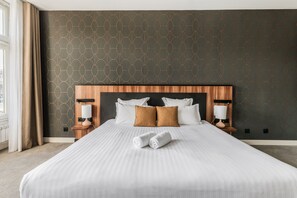 Deluxe-Zimmer, Flussblick | 1 Schlafzimmer, hochwertige Bettwaren, Select-Comfort-Betten, Zimmersafe