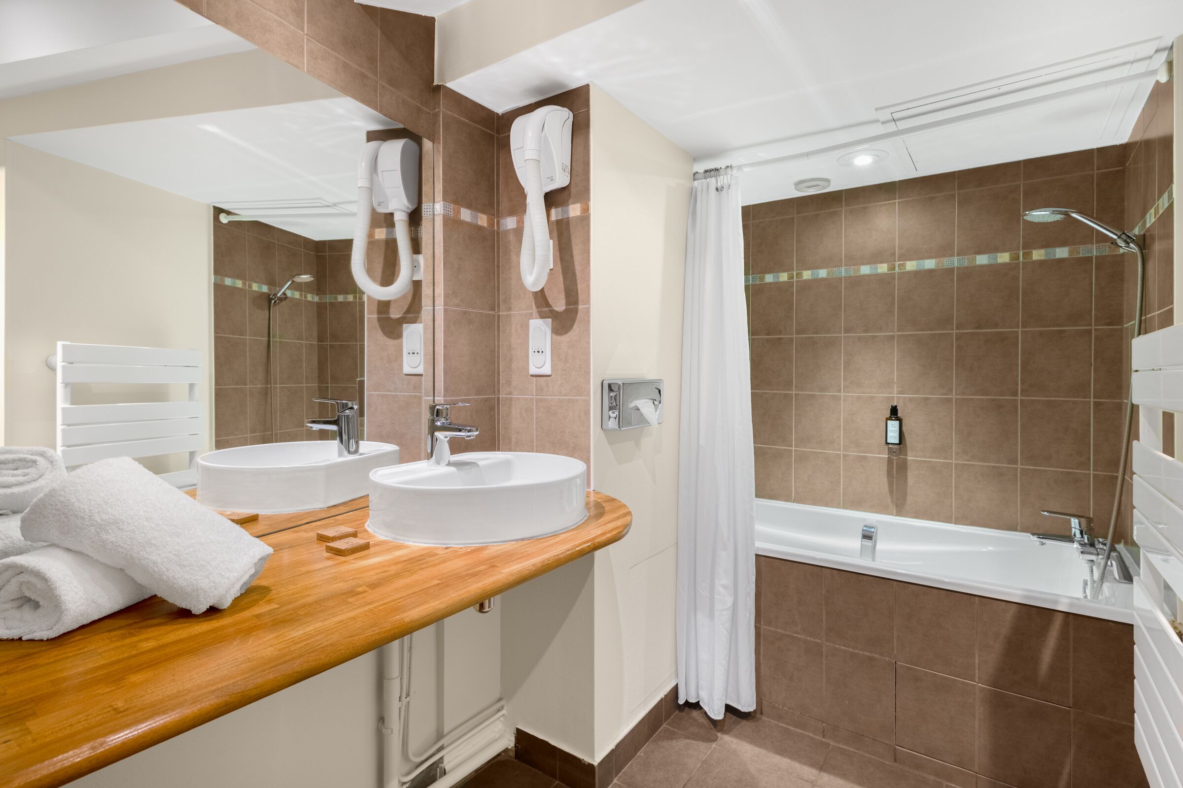 classic double room, 1 double bed | bathroom | combined shower/bathtub, rainfall showerhead, free toiletries