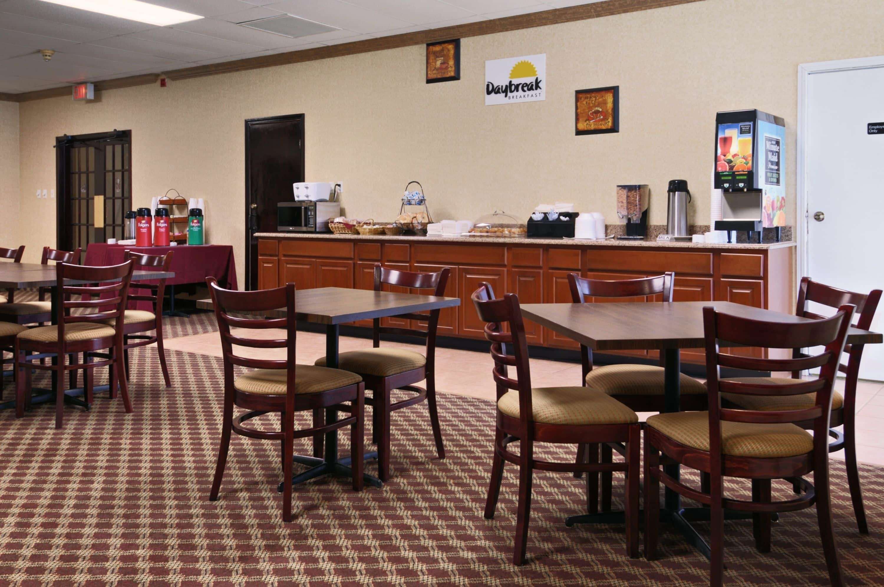 Free daily continental breakfast 