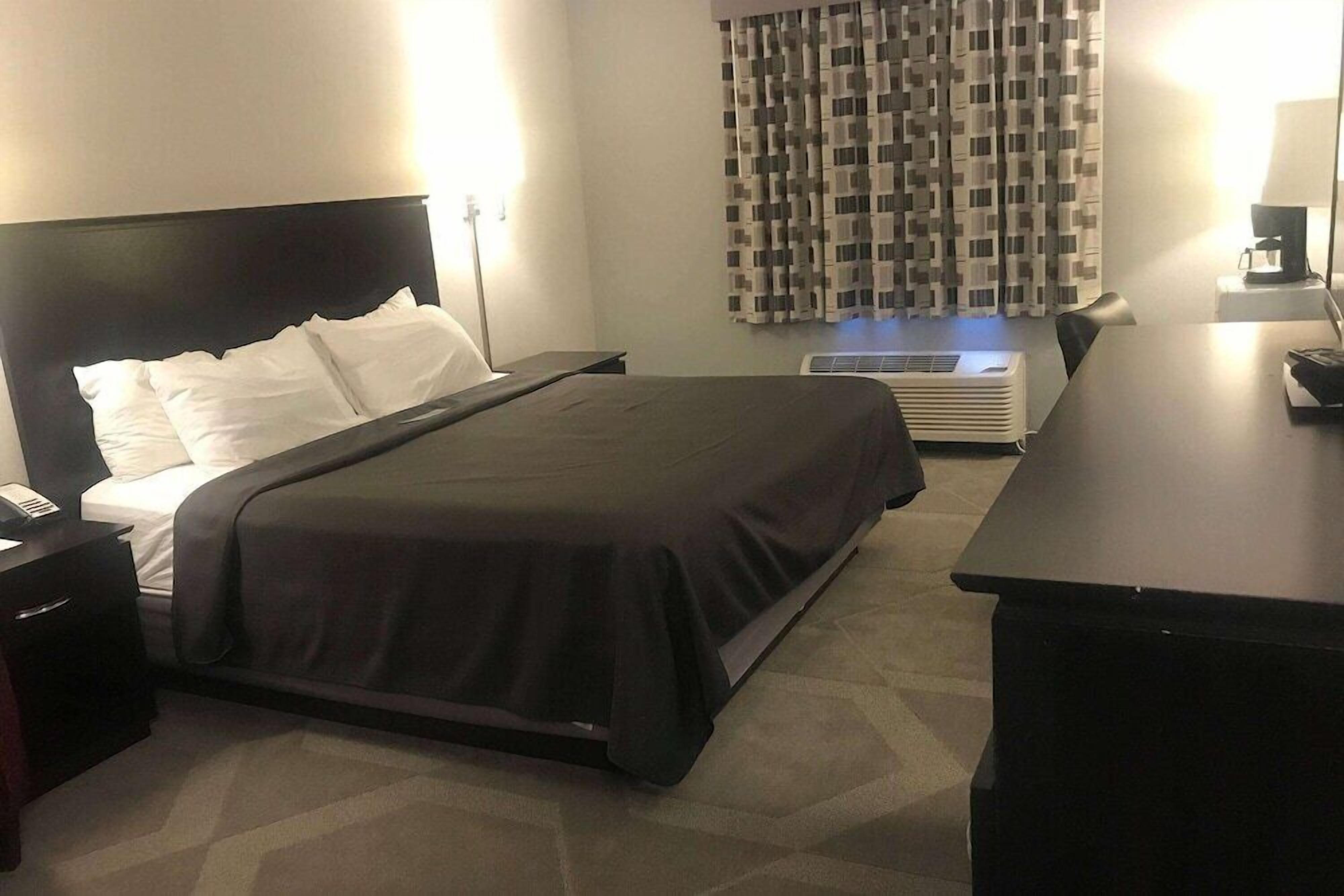Desk, iron/ironing board, rollaway beds, free WiFi