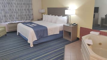 Suite, 1 King-Bett, Nichtraucher, Whirlpool | Hochwertige Bettwaren, Schreibtisch, laptopgeeigneter Arbeitsplatz