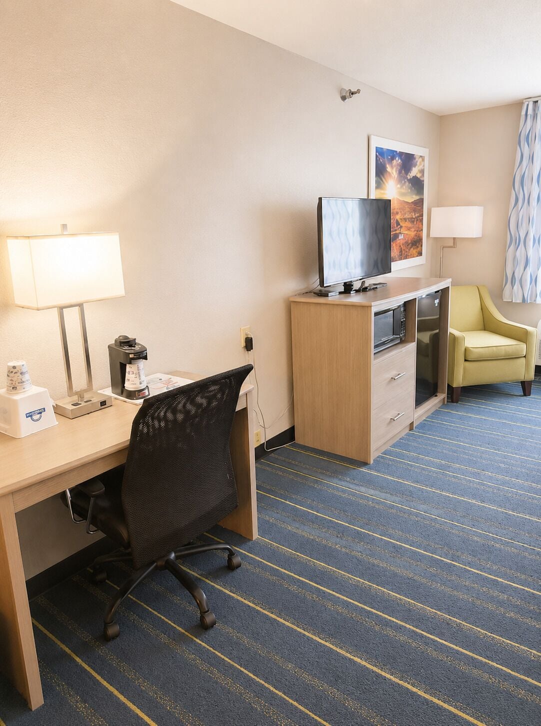 Suite, 1 King Bed, Non Smoking, Jetted Tub | Premium bedding, desk, laptop workspace, free WiFi