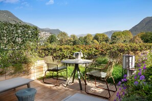 Deluxe Room, 1 King Bed, Non Smoking, Terrace | Terrace/patio