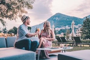 3 restaurantes; se sirven desayunos, almuerzos, cenas y cocina italiana