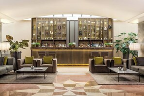 2 bars/lounges, poolside bar