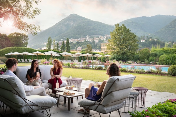 3 restaurantes; se sirven desayunos, almuerzos, cenas y cocina italiana