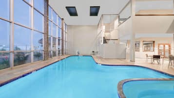 Indendørs pool