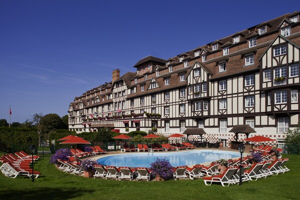 Outdoor pool, pool umbrellas, pool loungers
