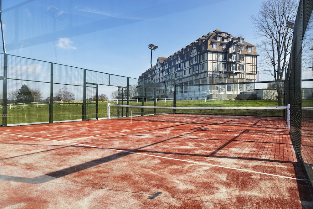 Hôtel Barrière L'Hôtel du Golf Deauville by null