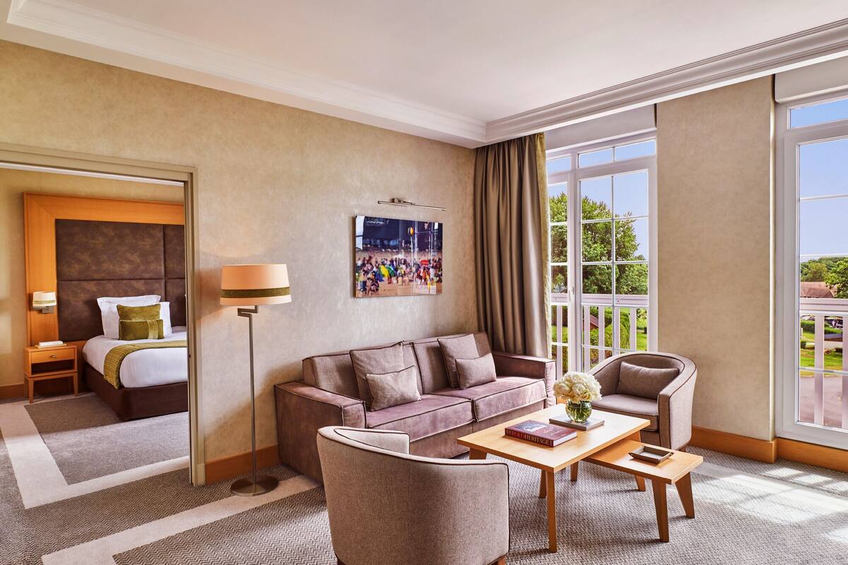 Deluxe Suite
