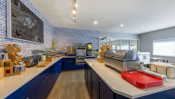 Free daily buffet breakfast