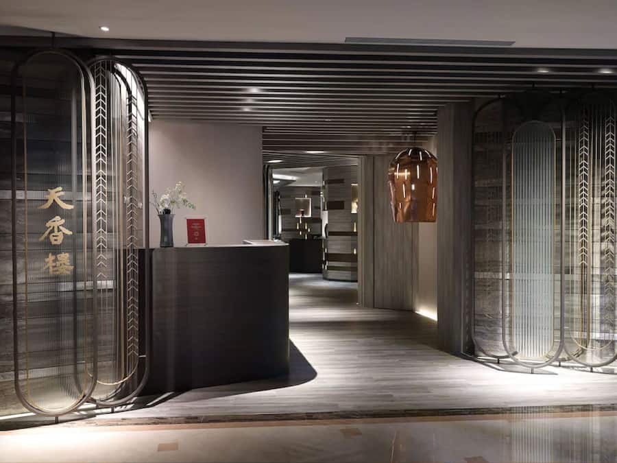 3 restaurantes, com serviço de café da manhã e almoço; culinária chinesa