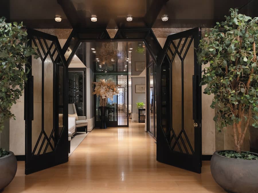 3 restaurants, breakfast, lunch, dinner served; Chinese cuisine