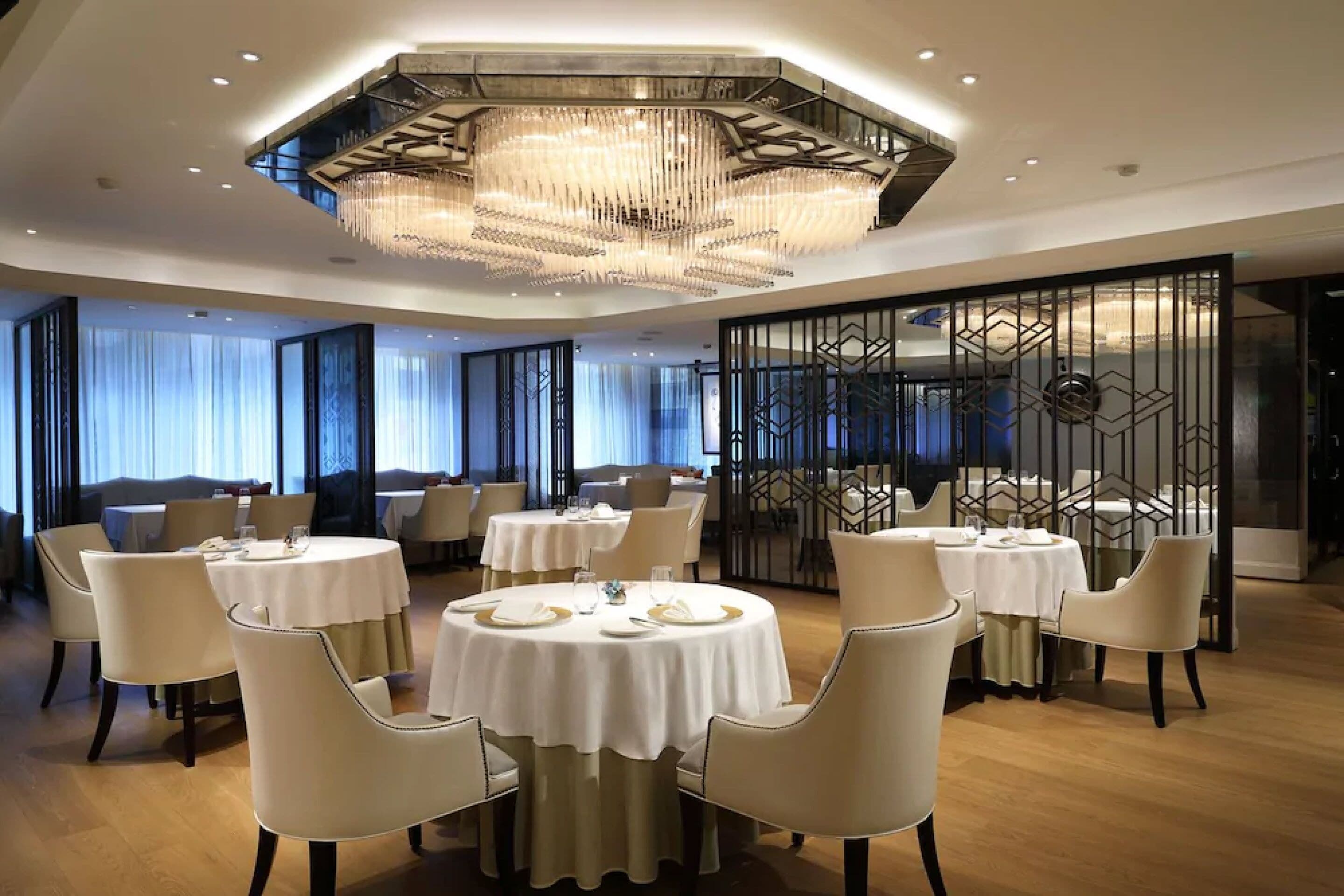 3 restaurants, breakfast, lunch, dinner served; Chinese cuisine 