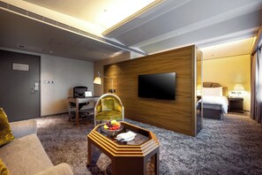 Premium bedding, down duvets, minibar, in-room safe