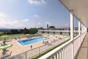 Piscine extérieure (ouverte en saison)