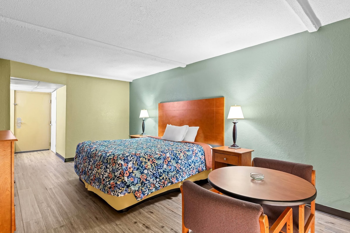 Camera, 1 letto king, accessibile ai disabili, fumatori | Wi-Fi gratuito, lenzuola