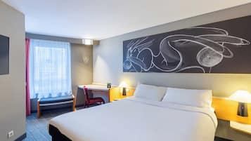 1 quarto, escrivaninha, espaço de trabalho para notebook