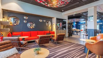 Lobby lounge