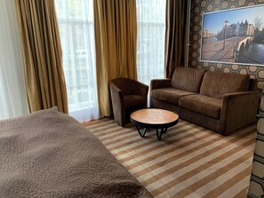 Deluxe Room, 1 King Bed, Canal View | Bathroom | Shower, free toiletries, hair dryer, towels