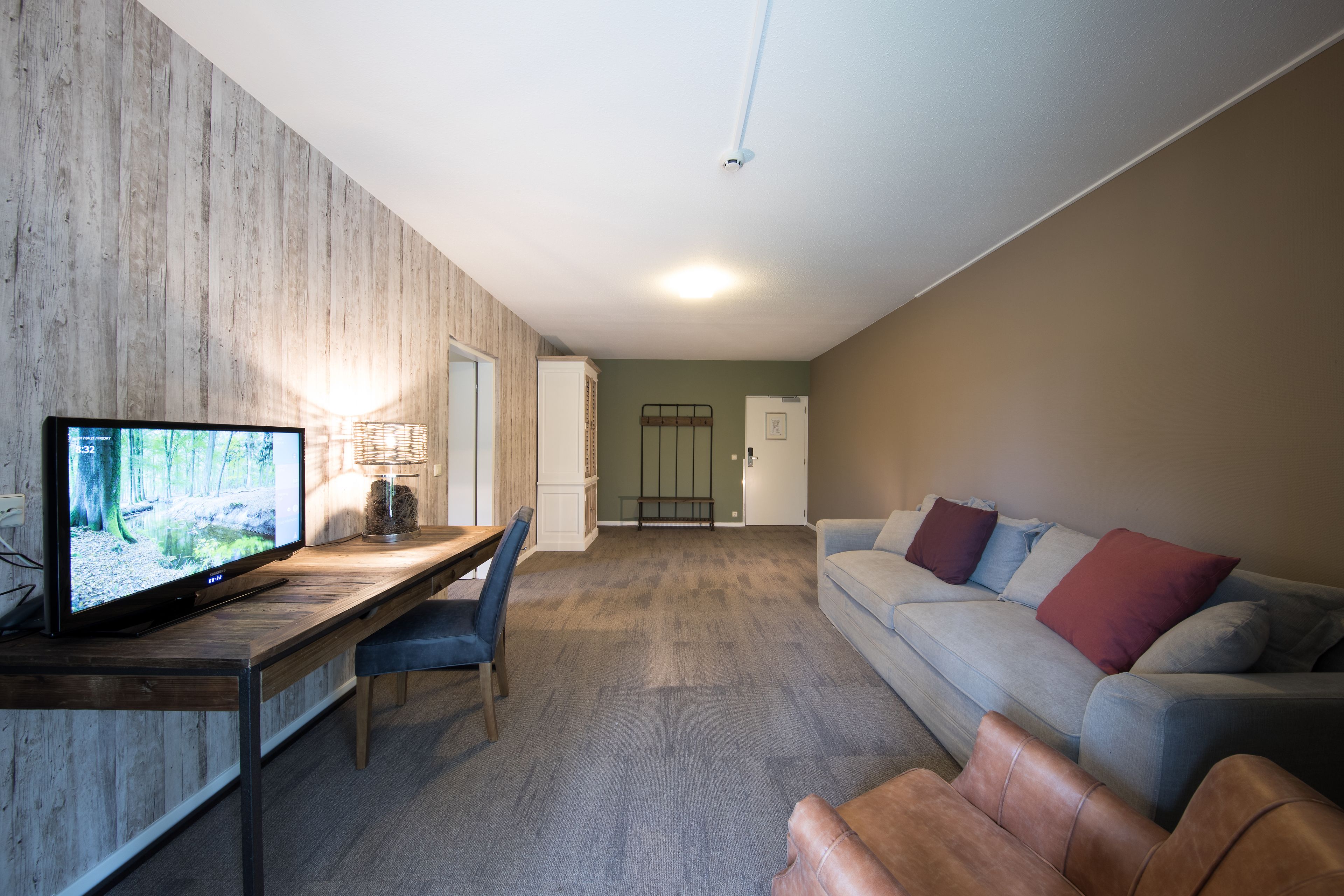 suite | in-room safe, desk, blackout curtains, free wifi