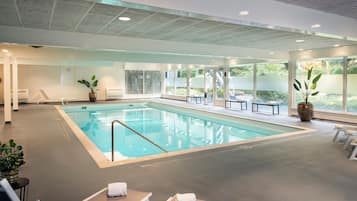 Indendørs pool