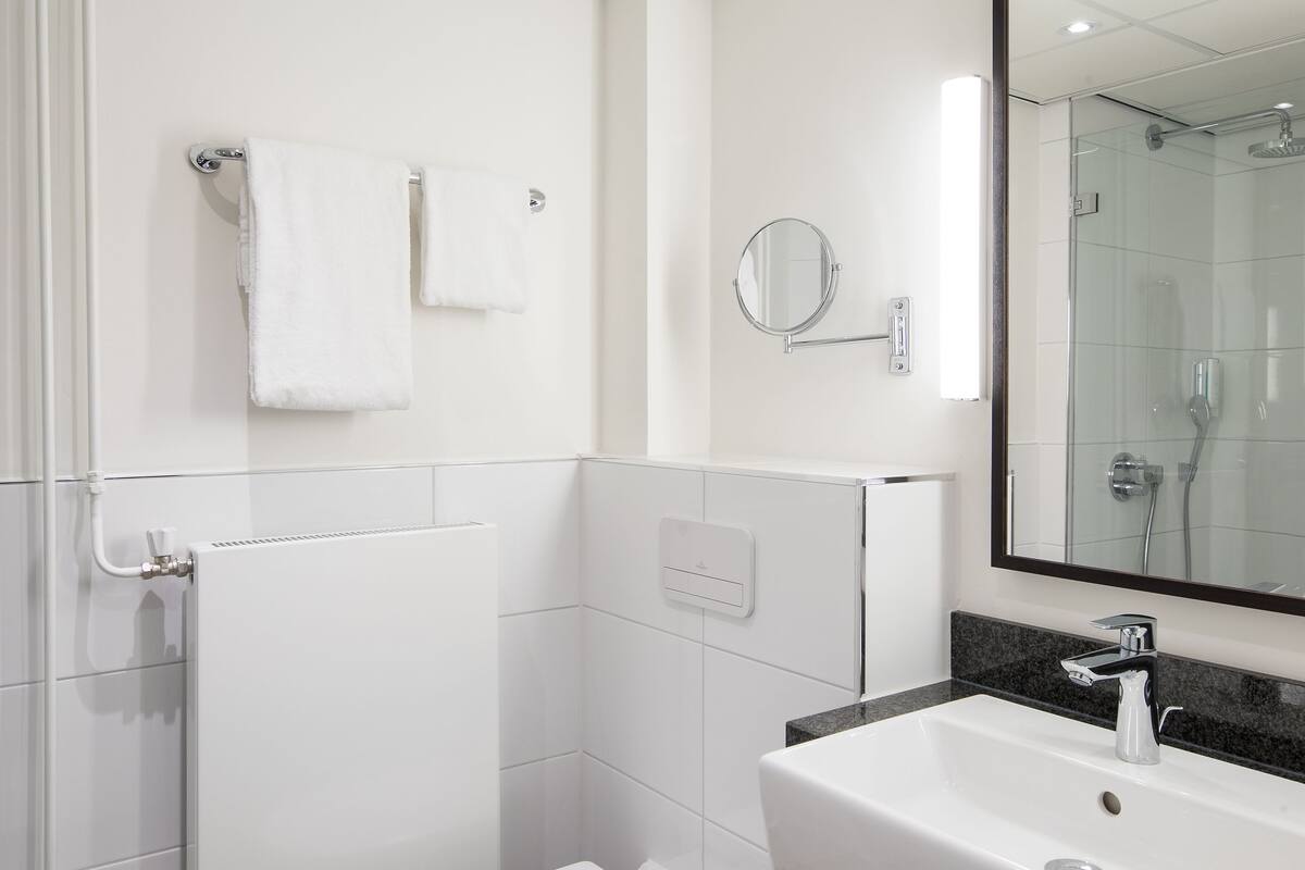 single room | bathroom | shower, free toiletries, hair dryer, towels