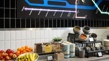 Tägliches Frühstücksbuffet (8000 HUF pro Person)