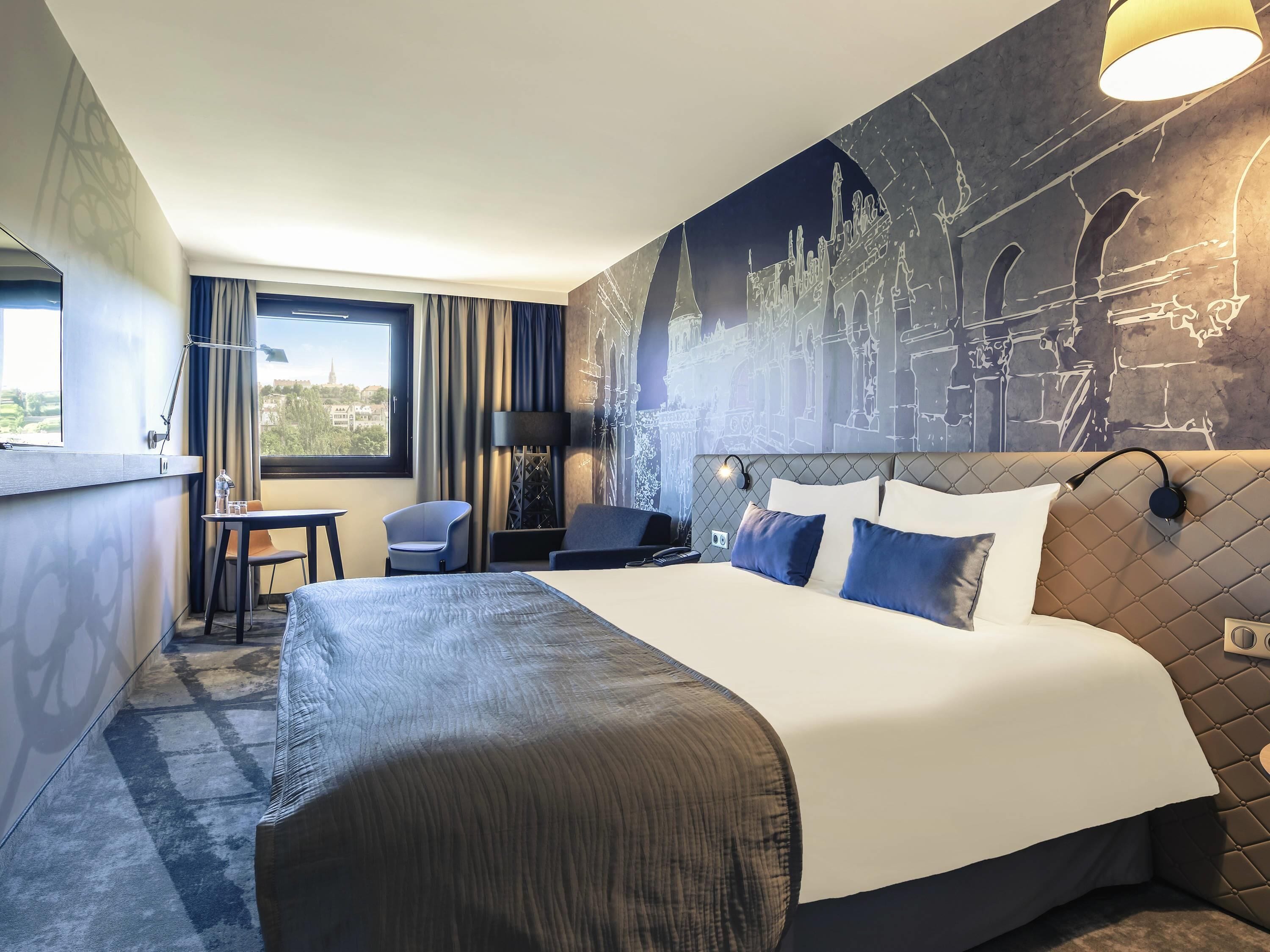 Superior Double Room, 1 Double Bed | Hypo-allergenic bedding, in-room safe, desk, blackout drapes