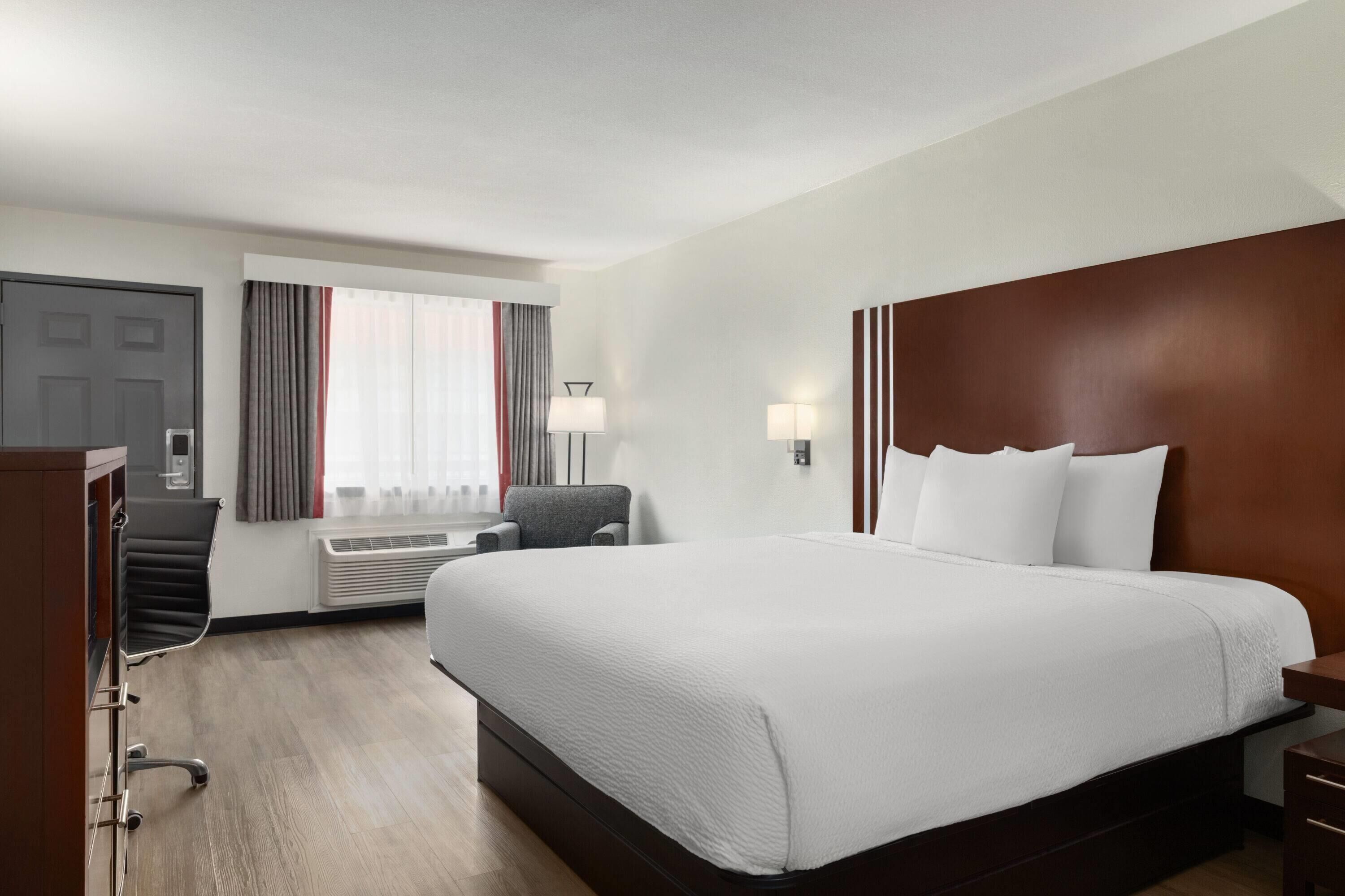 Deluxe Room, 1 King Bed