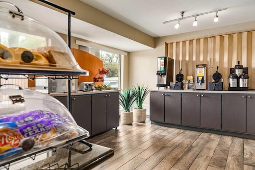  Ramada by Wyndham San Antonio Near SeaWorld/Lackland AFB