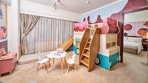 Family Suite Room | 1 bedroom, down comforters, minibar, in-room safe