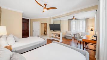 Suíte superior, 2 camas de casal (Double Bed Suite) | Roupas de cama premium, camas Tempur-Pedic, individualmente decorados