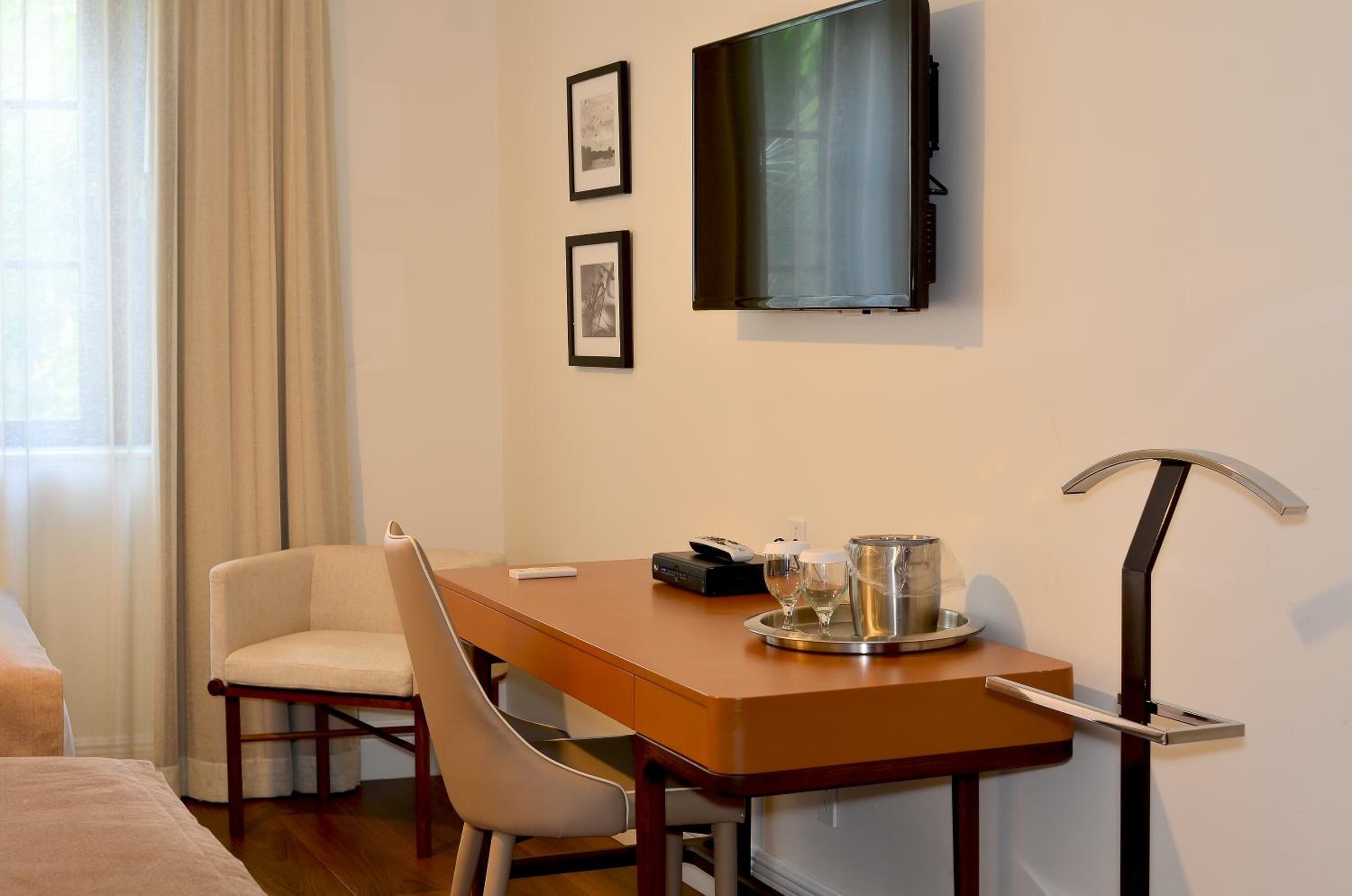 premium bedding, tempur-pedic beds, individually decorated