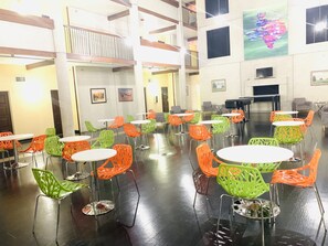 Free daily continental breakfast - Quality Inn & Suites Downtown North (Austin)