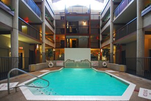 Indoor pool, outdoor pool - Quality Inn & Suites Downtown North (Austin)