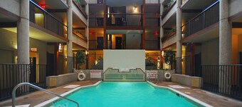 Quality Inn & Suites Downtown North