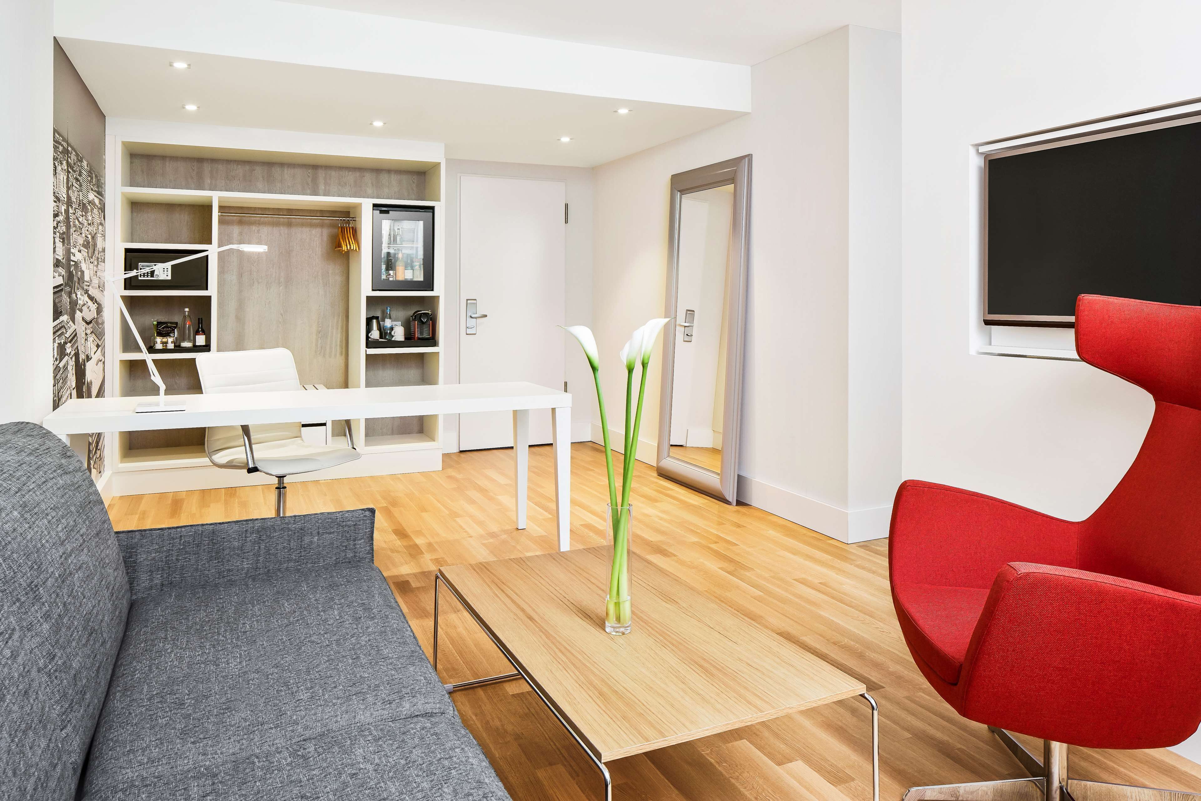 premium bedding, minibar, in-room safe, desk