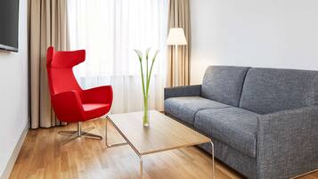 Premium bedding, minibar, in-room safe, desk