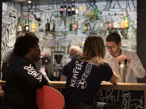Bar (in der Unterkunft)
