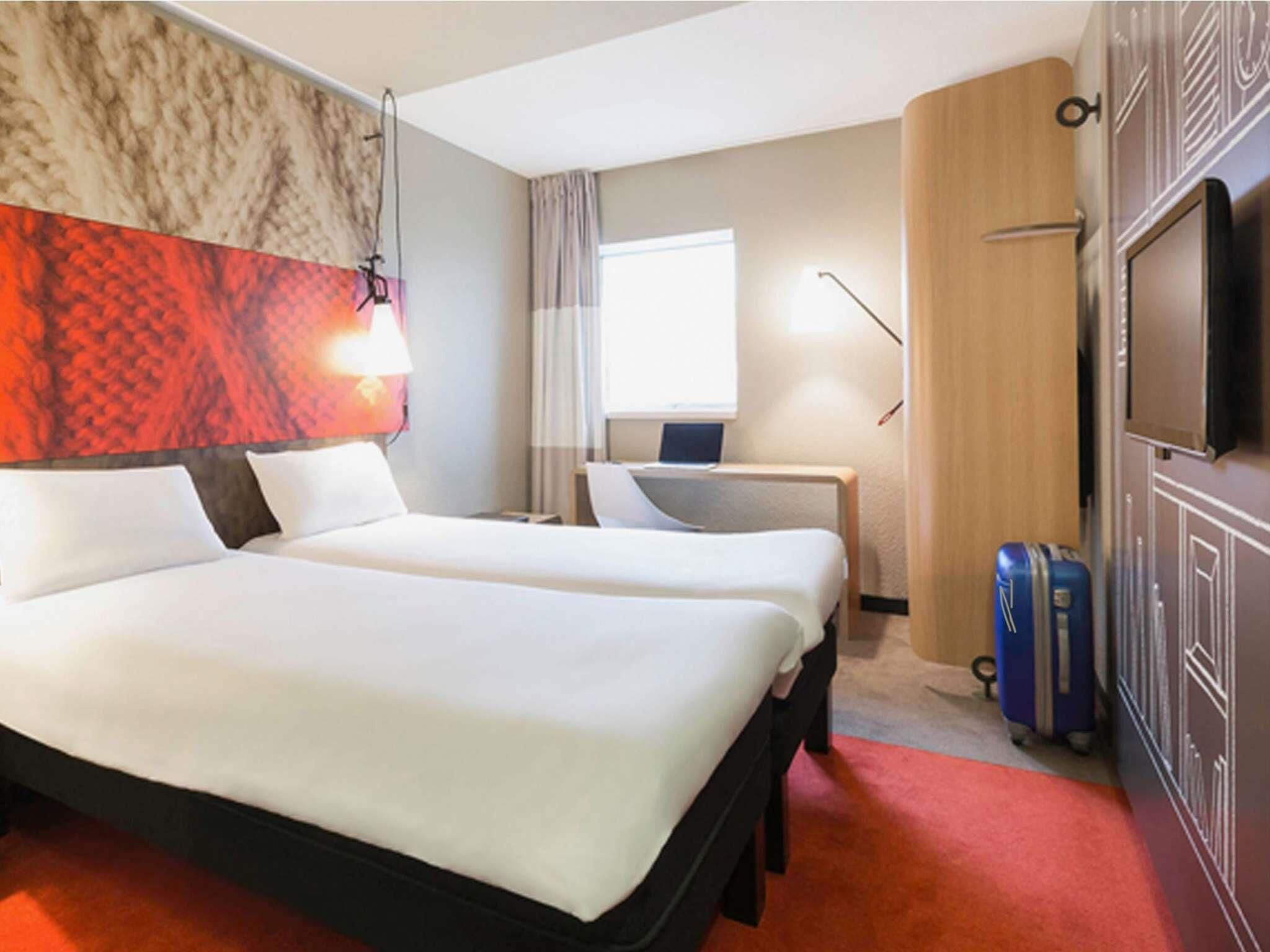 Standard Room, 2 Twin Beds | Pillowtop beds, desk, laptop workspace, soundproofing