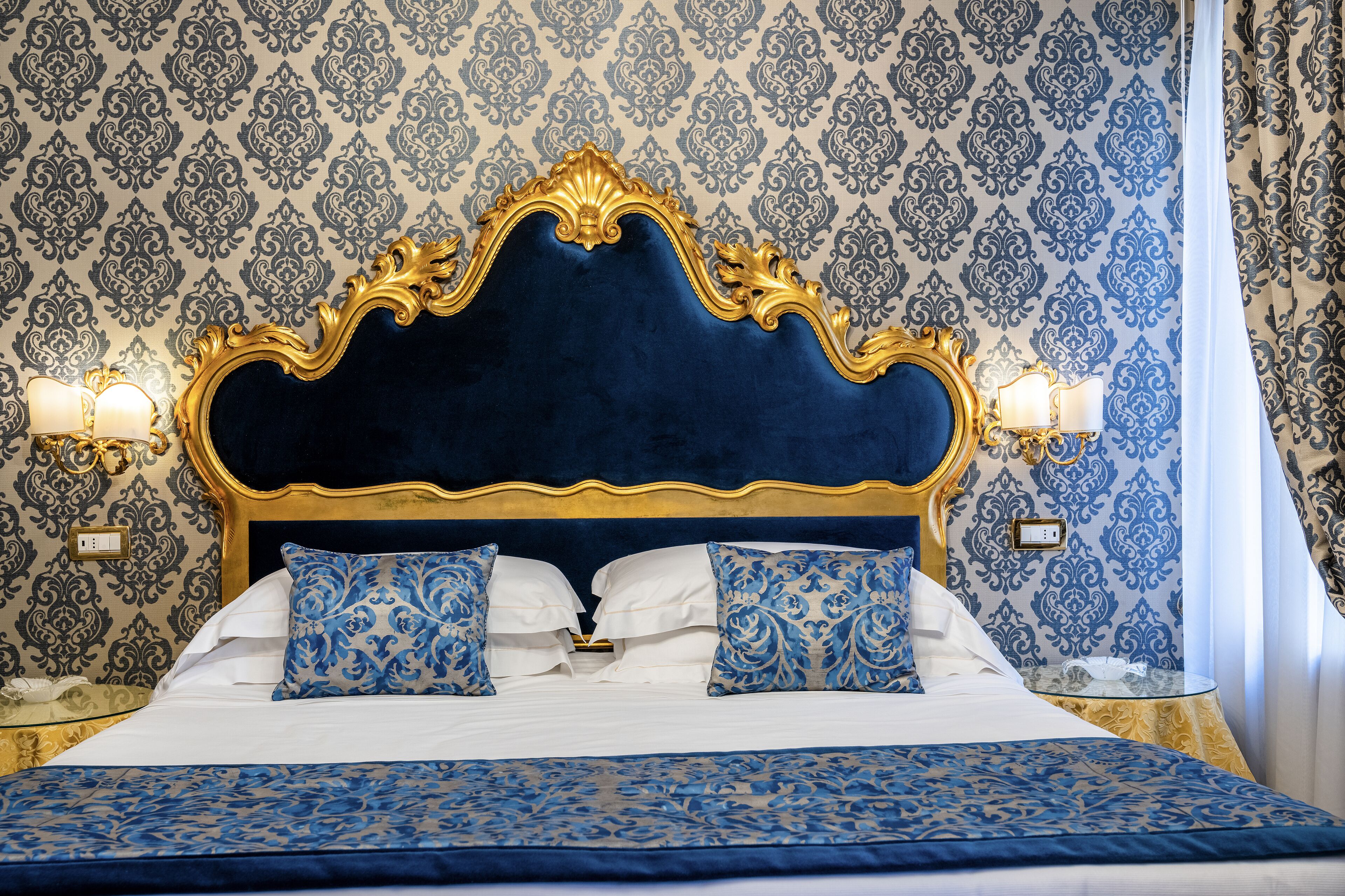 classic room (special) | minibar, in-room safe, individually decorated, individually furnished