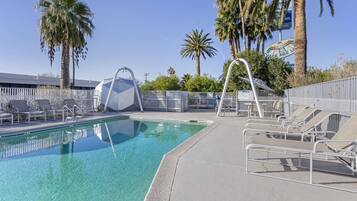 Udendørs pool, liggestole