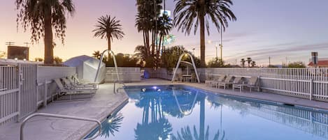 Outdoor pool, pool loungers
