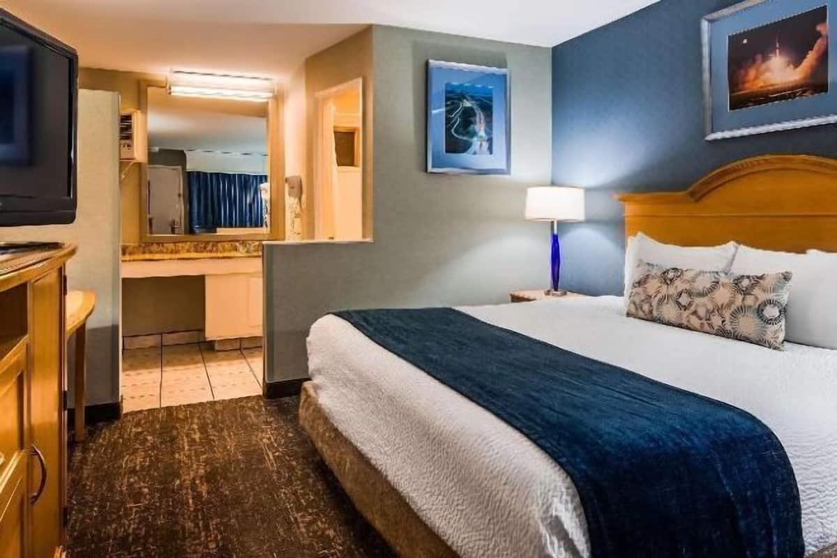 Pillow-top beds, desk, laptop workspace, blackout curtains