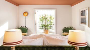 Deluxe Room, 1 Queen Bed, Balcony, Courtyard Area (Deluxe Queen with Balcony) | Balcony view