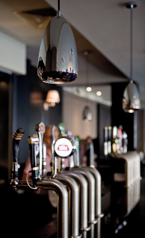 Bar (on property) - Leonardo Hotel Dublin Christchurch  (Dublin)
