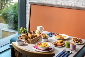 Daily buffet breakfast for a fee