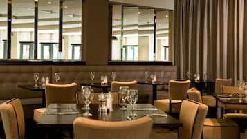 Breakfast and dinner served